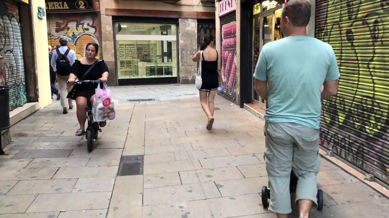 La Rambla - Barcelona Walking Tour - [4k 60fps]