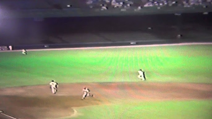 HOU@CHC: Cesar Cedeno steals home in the 8th 