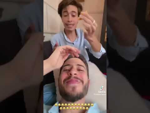 مقلب محمد نبيل ب اخوه لاتنسوا الاشتراك في القناة وتفعيل الجرس