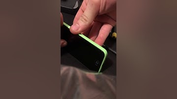 Actual iPhone 5c logicboard/motherboard swap part 1