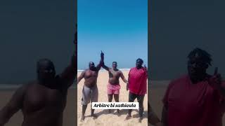 Kou geuneu taxaw gris1 gris2 pape Ndoye? #shorts abonnez vous