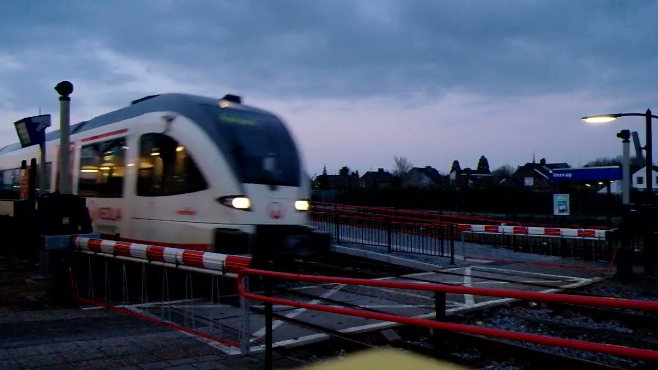 Spoorwegovergang Venray (Oostrum)/ Passage a Niveau/ Railroad-/ Level Crossing/ Bahnübergang