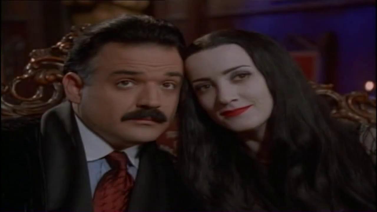 Адамс семейка аддамс. Семейк. Семейка аддамс надпись. Семейк. Семейка аддамс надпись.