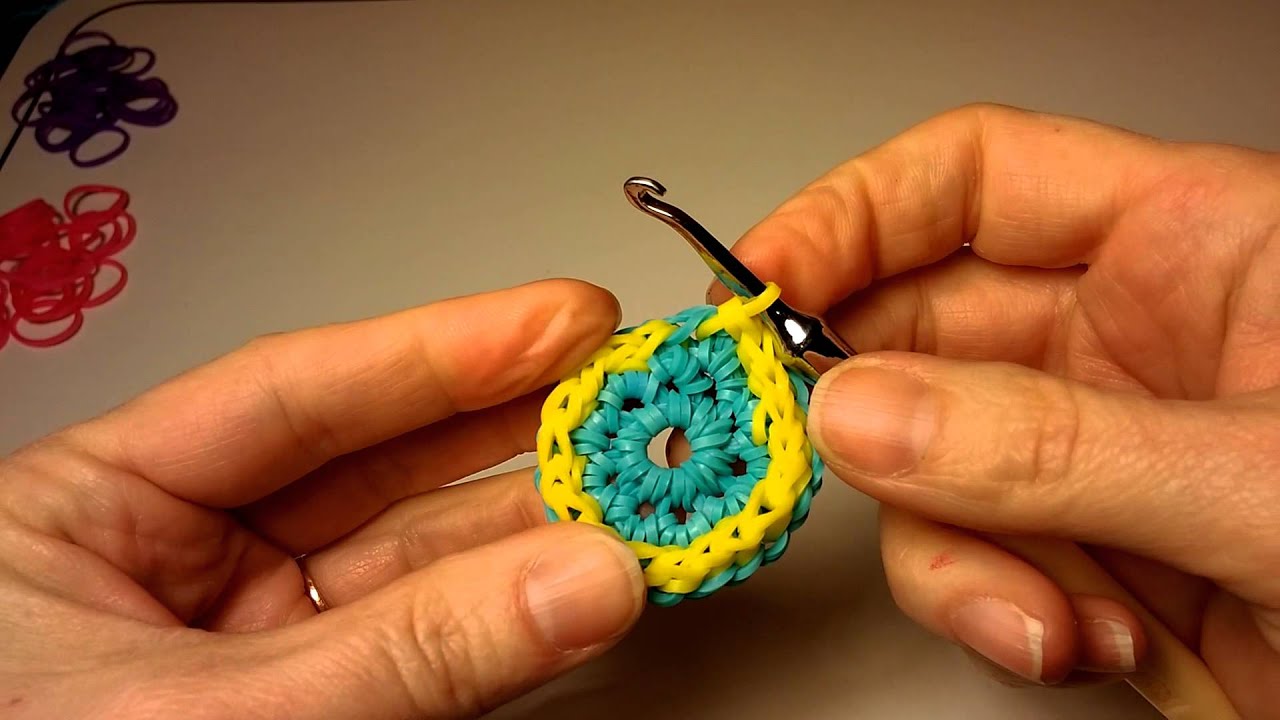 Picnic Basket / Easter Basket Rainbow Loom Hook only by Cheryl Mayberry AKA Willowcreat