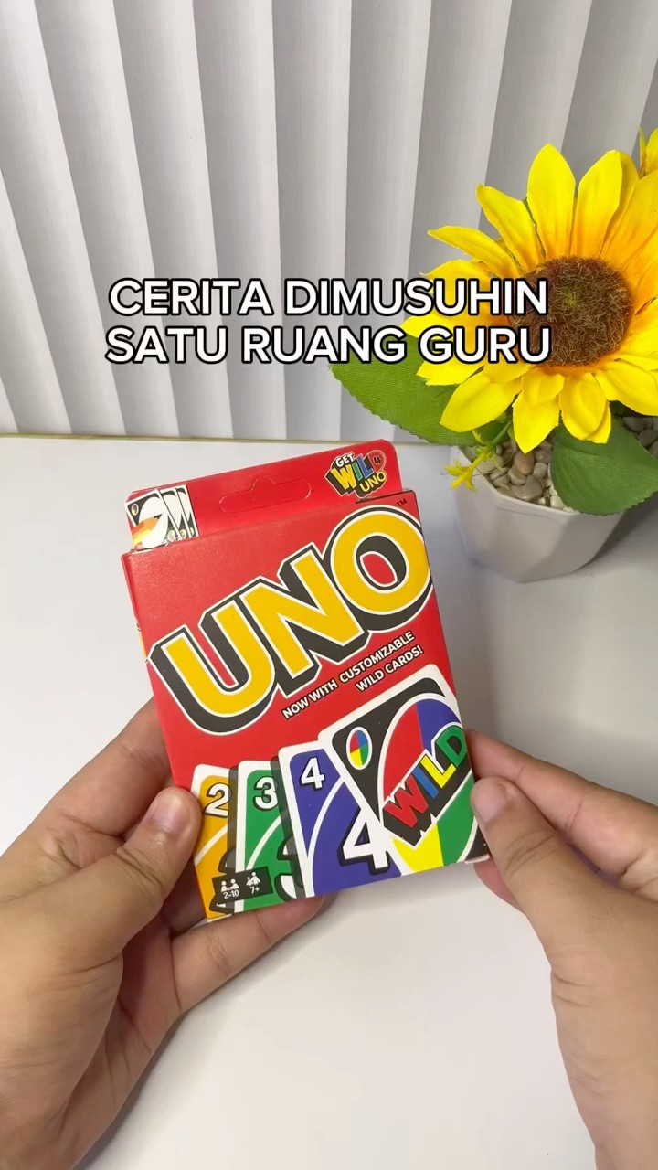 CERITA DIMUSUHINNN SATU RUANG GURU
