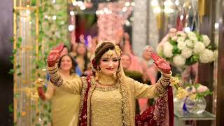 Dhulan Apni Shadi Py Khud Dance Krty Hoay