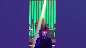 احمد سعد كل يوم بيفوت ويمشي لايف تشعل الحفل ويلهب حماس الجمهور حفل شركة Acadia 
