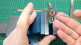 Daf Cylinder Picked | Amateur Locksmith