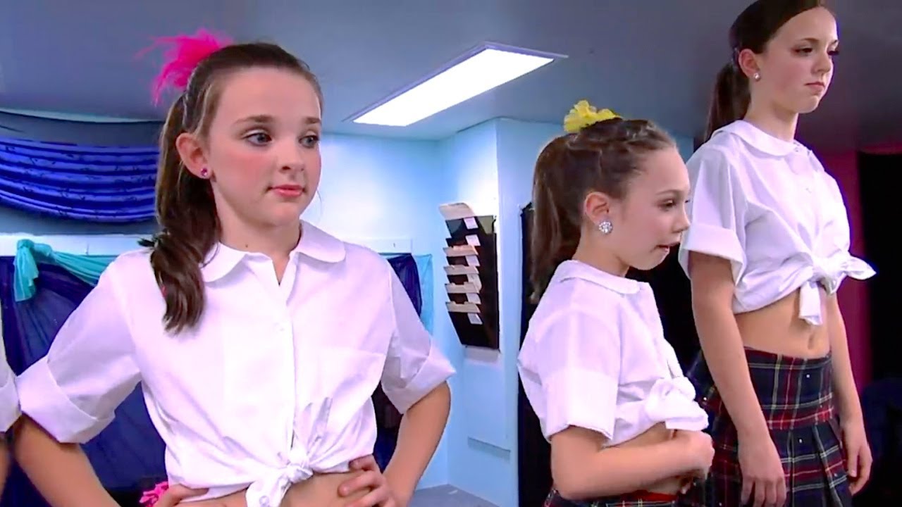 Dance Moms"THE MOMS THINK THE BULLY COSTUMES ARE INAPPROPRIATE"(S2E4