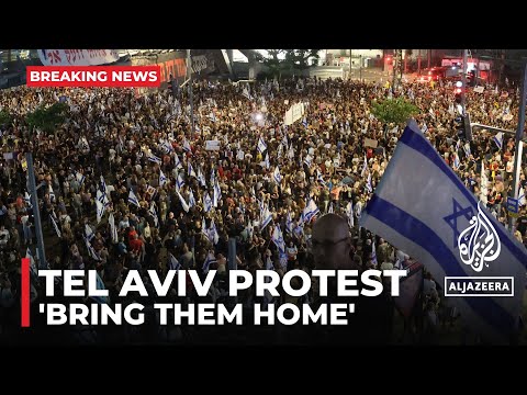 Protesters in Tel Aviv are demanding Israeli government priorities captives' return