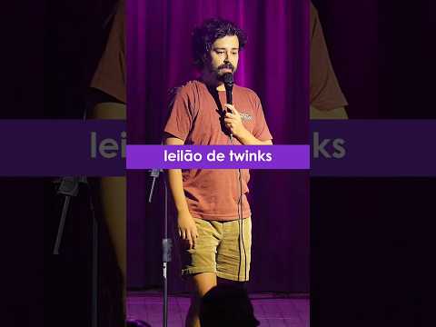 Três twinks no palco!