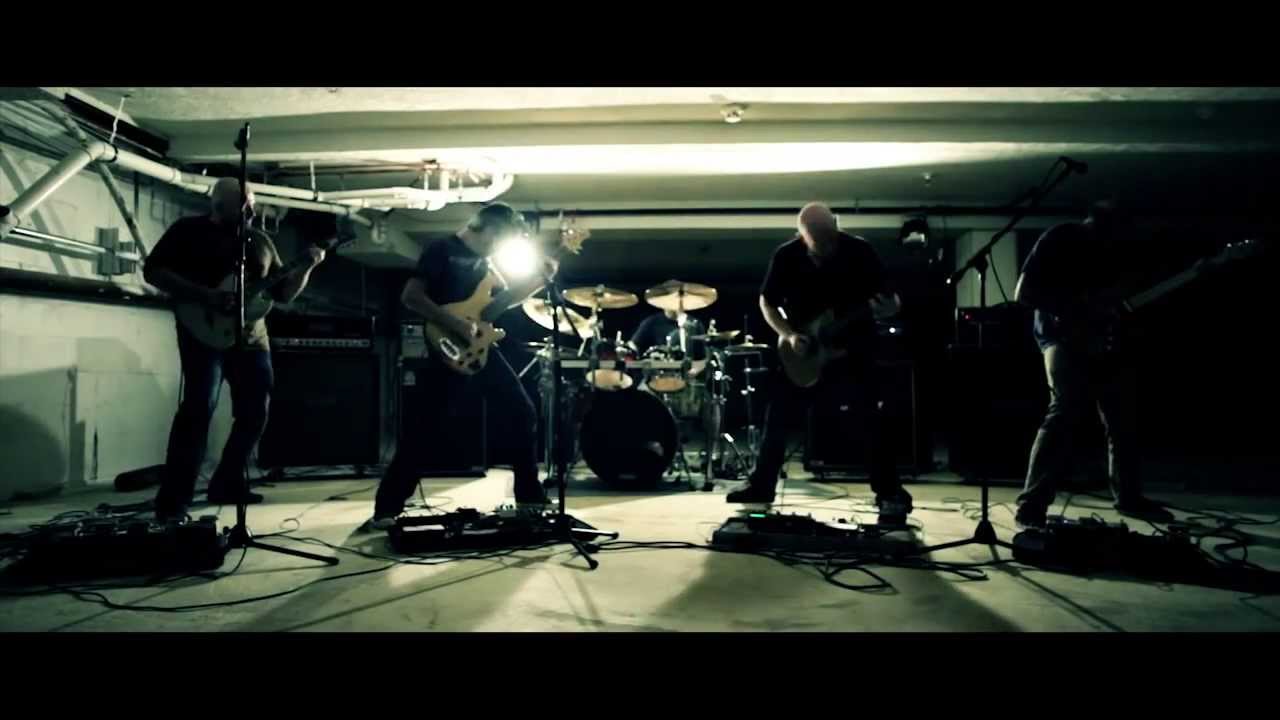 Guarda East Of The Wall - "Obfuscator Dye" (Official Video) su YouTube Guarda East Of The Wall - "Obfuscator Dye" (Official Video) su YouTube
