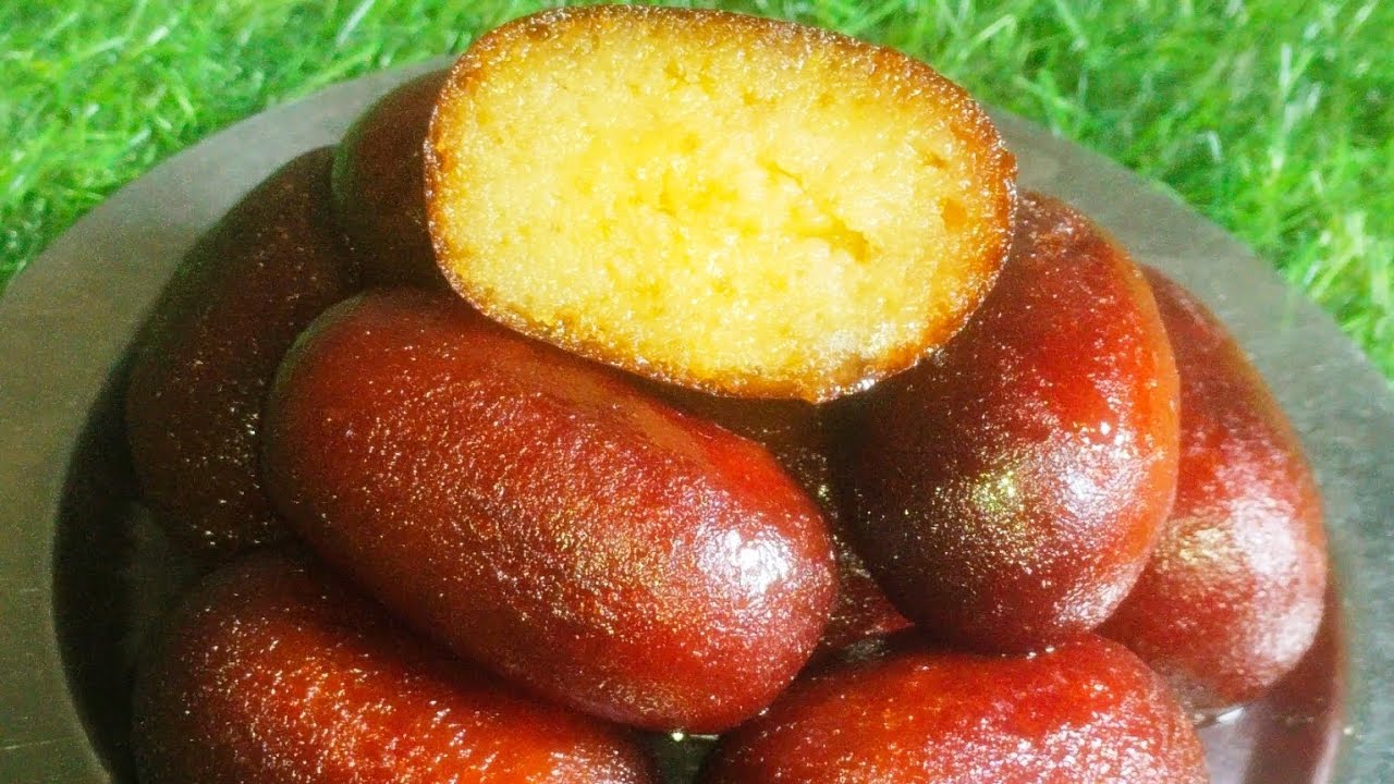 শুধুমাত্র  হাফ কাপ আটা দিয়ে পারফেক্ট একটা গোলাপ জামুন মিষ্টি না দেখলে বিশ্বাসই হবে না।