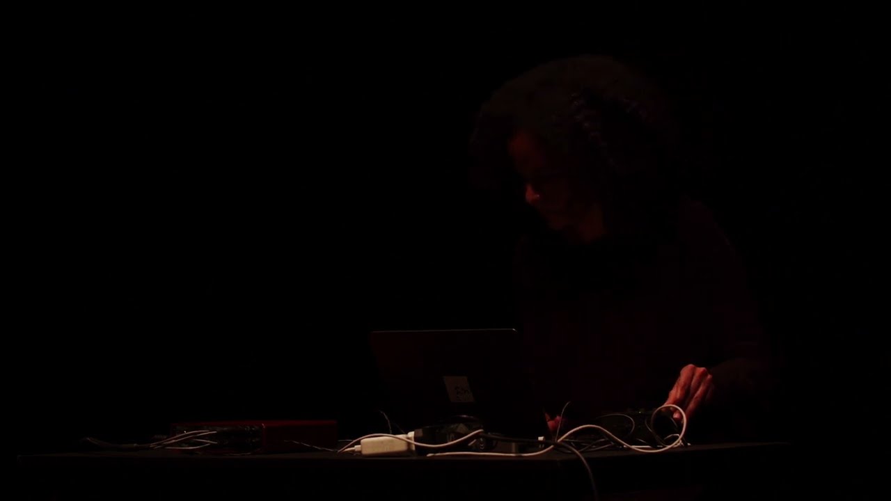 Jessica Ekomane - Set solo (2022) (extrait)