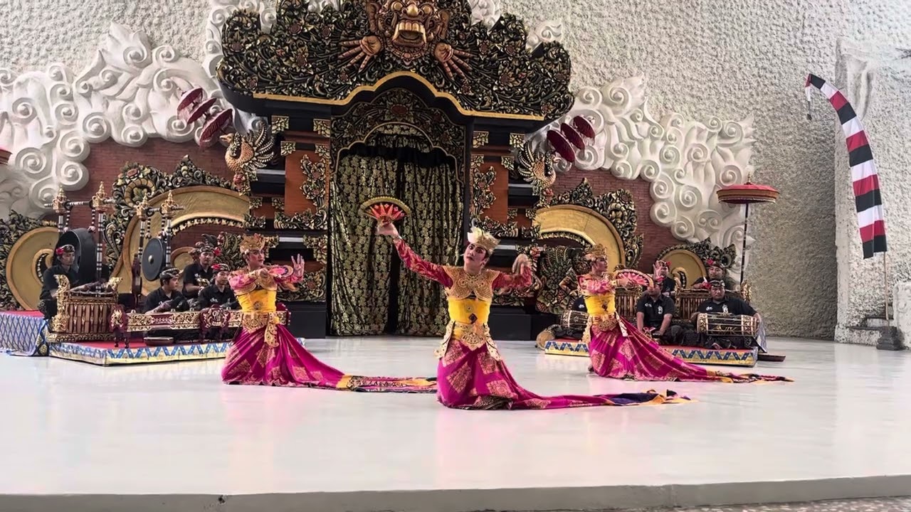 Traditional Balinese dance 