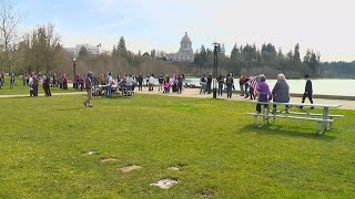 Some Washington parents push for full return to in-person learning
