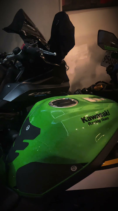 Head-Turners Together! ZX4RR vs CBR650R Walkaround 🔥#shorts  #zx4rr  #cbr650r