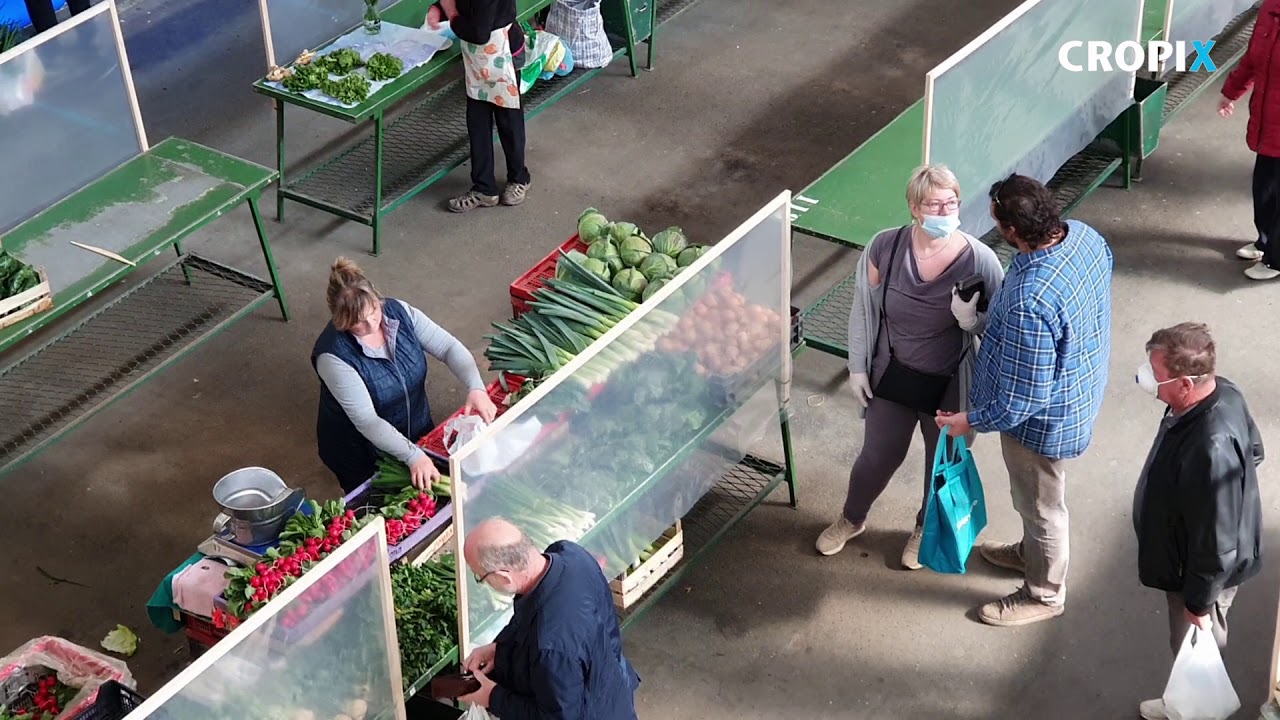 Danas je karlovacka trznica otvorila i vanjski dio ogradjen ogradom