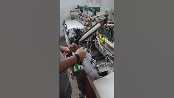 How a Power Loom Machine Works.