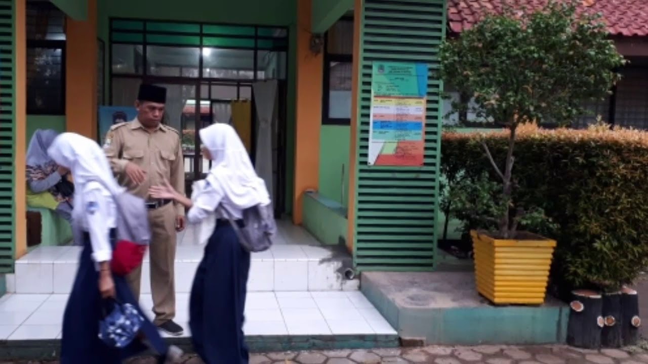  SMPN  23 Kota Bekasi  menyambut kehadiran siswa YouTube