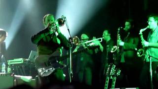 broken social scene - hotel (live in toronto 12/10/2010)