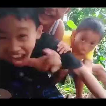 Anak kecil lucu gokil, main mbah dukun sampai ingus keluar!