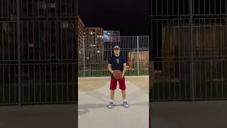 Матвей Мичков хорош в любом виде спорта😉 Matvei Michkov plays basketball😎