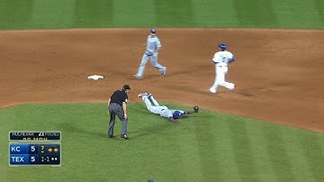 KC@TEX: Escobar makes a diving catch to end the 7th