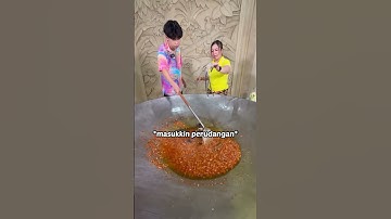 Thumbnail of MASAK NASI GORENG SEAFOOD RAKSASA?!