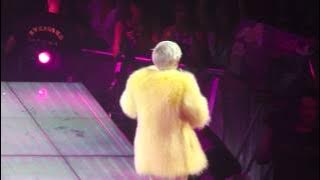 Miley Cyrus - On My Own - Bangerz Tour Barcelona HD