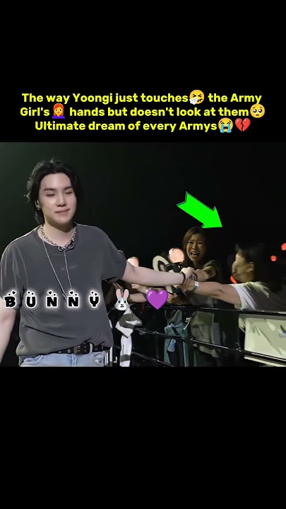 The way Yoongi just touches🤧 the Army Girl's👩‍🦰 hands but doesn't look at them 🥺😭 #suga #shorts