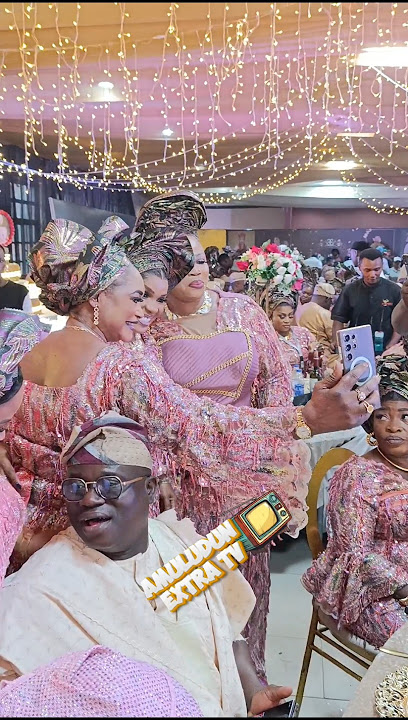 Queen Salawa Abeni singing for Queen Mother Iyabo Ojo #iyabo #iyaboojo