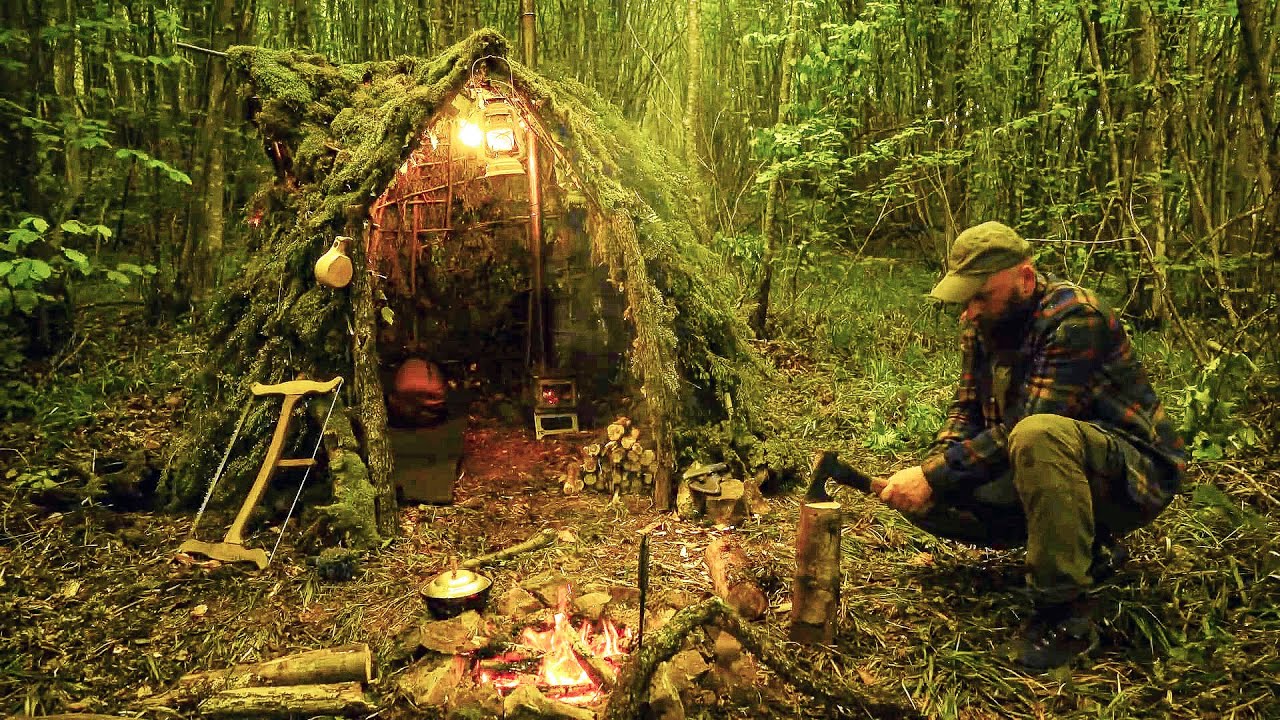 Строительство приюта для выживания в пустынном лесу - походная еда из натуральных трав