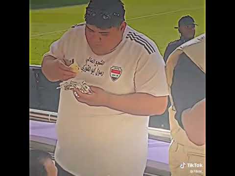 رسول ابو القوزي يشجع وما نسى كرشة