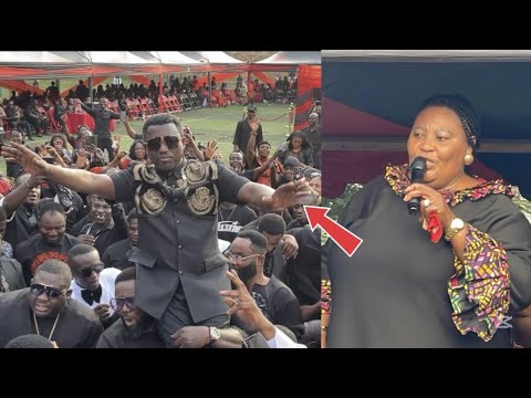 Gifty Donkor Sings her hit song- mehia Jesus @ Opambour sister’s one week very powerful performance😭