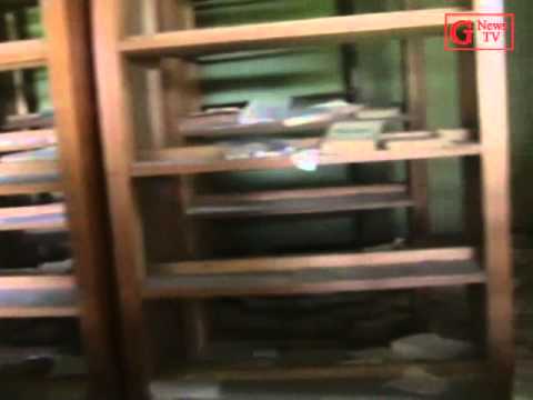 ჭუჭყსა და მტვერში მიმოფანტული წიგნები, რომლის განადგურებას ხელს არავინ უშლის