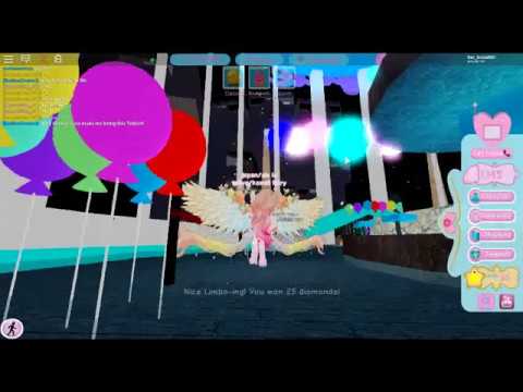 I'M AT THE DANCE AT THE OLD ROYALE HIGH! - YouTube