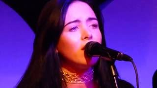 Video thumbnail of "Clare Maguire - Elizabeth Taylor (Live) Glee Club Birmingham 03/10/16"