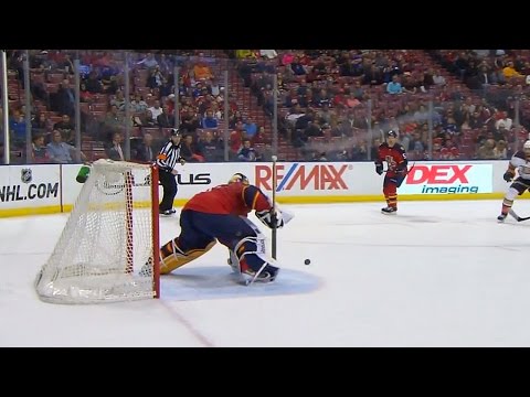 Jackman beats Luongo on unlucky bounce