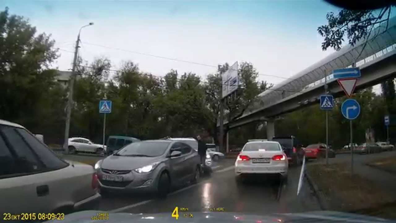 Зеленая бмв авария