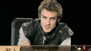 myShakespeare | Hamlet 5.1 Interview with Hamlet and the Gravediggers
