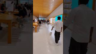 #FloatingAppleStore#TravelShorts#AppleStoreTour#ModernDesign#AppleStoreSingapore