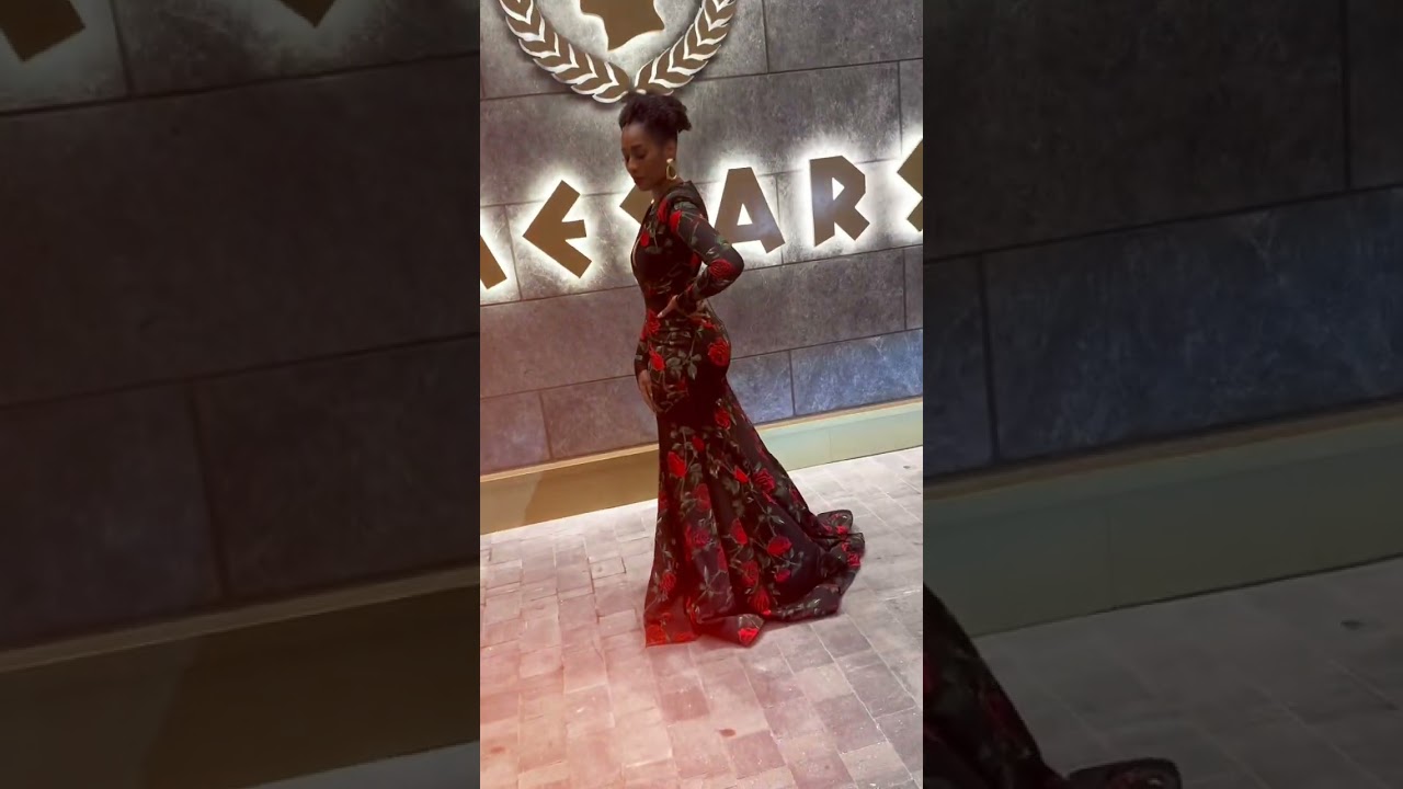 Went to a ball by myself😍🌹❤️🖤