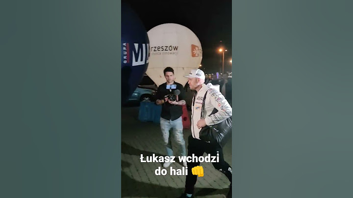 RÓŻAŃSKI WCHODZI DO HALI PRZED WALKĄ Z BABICIEM