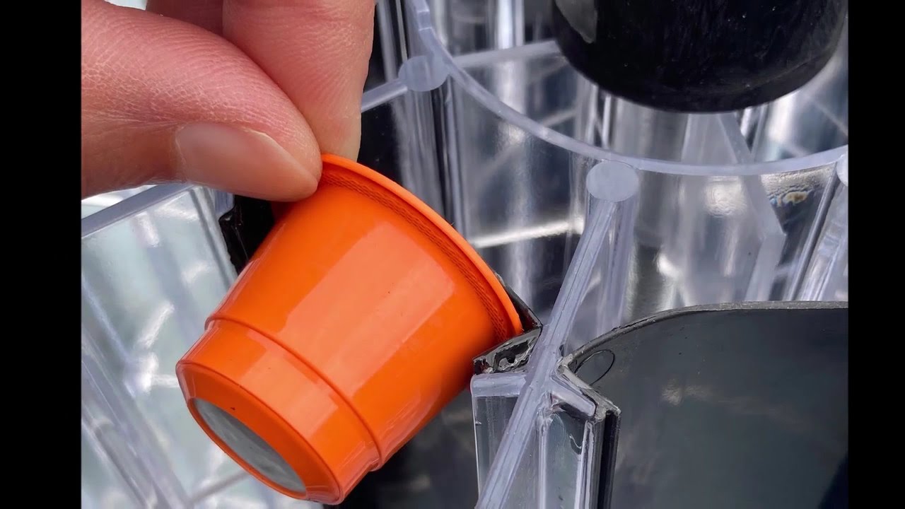 Distributeur automatique de capsules DOLCE GUSTO ® monnayeur pièce de 1 €