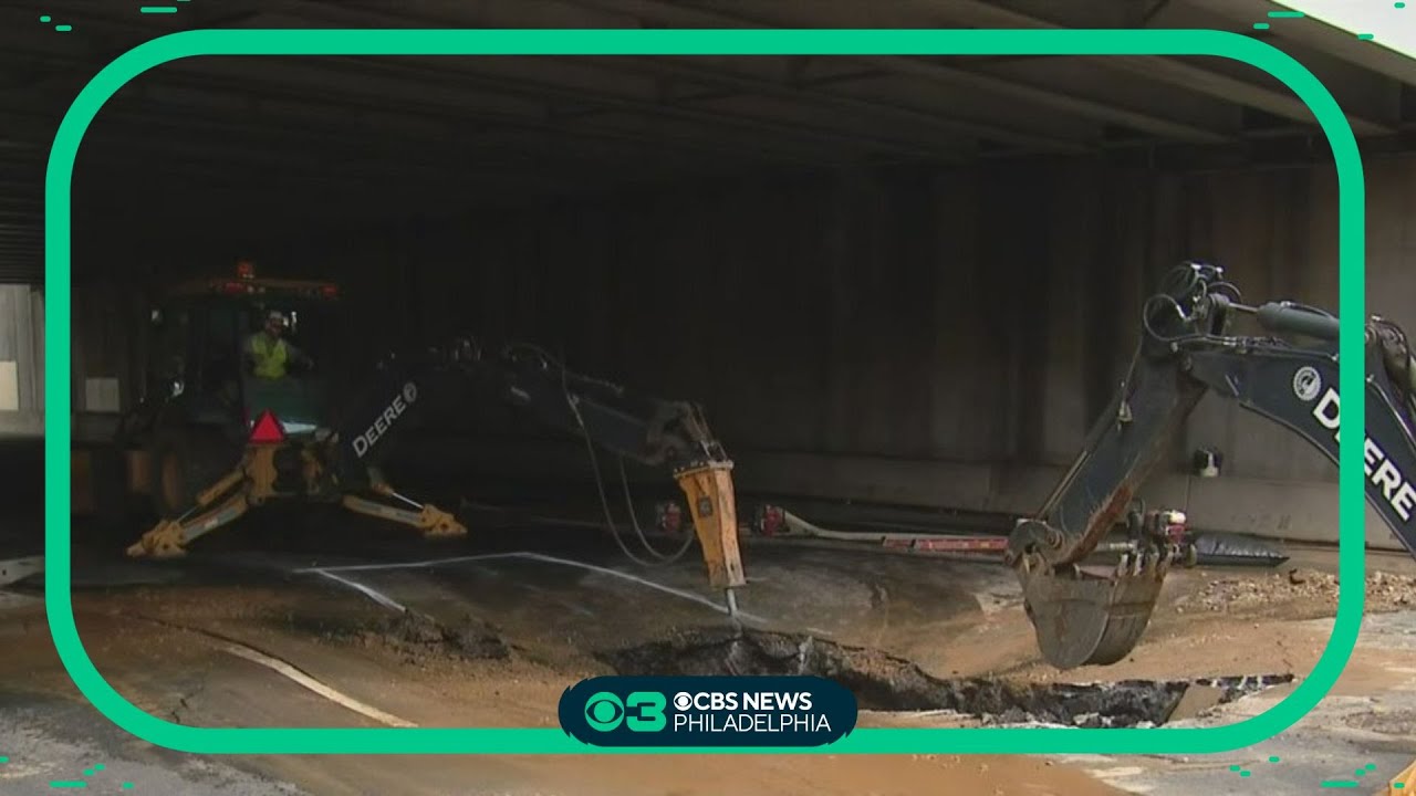 Aqua PA crews working to fix water main break - YouTube