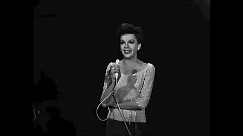 JUDY GARLAND sings BY MYSELF and receives a standi...