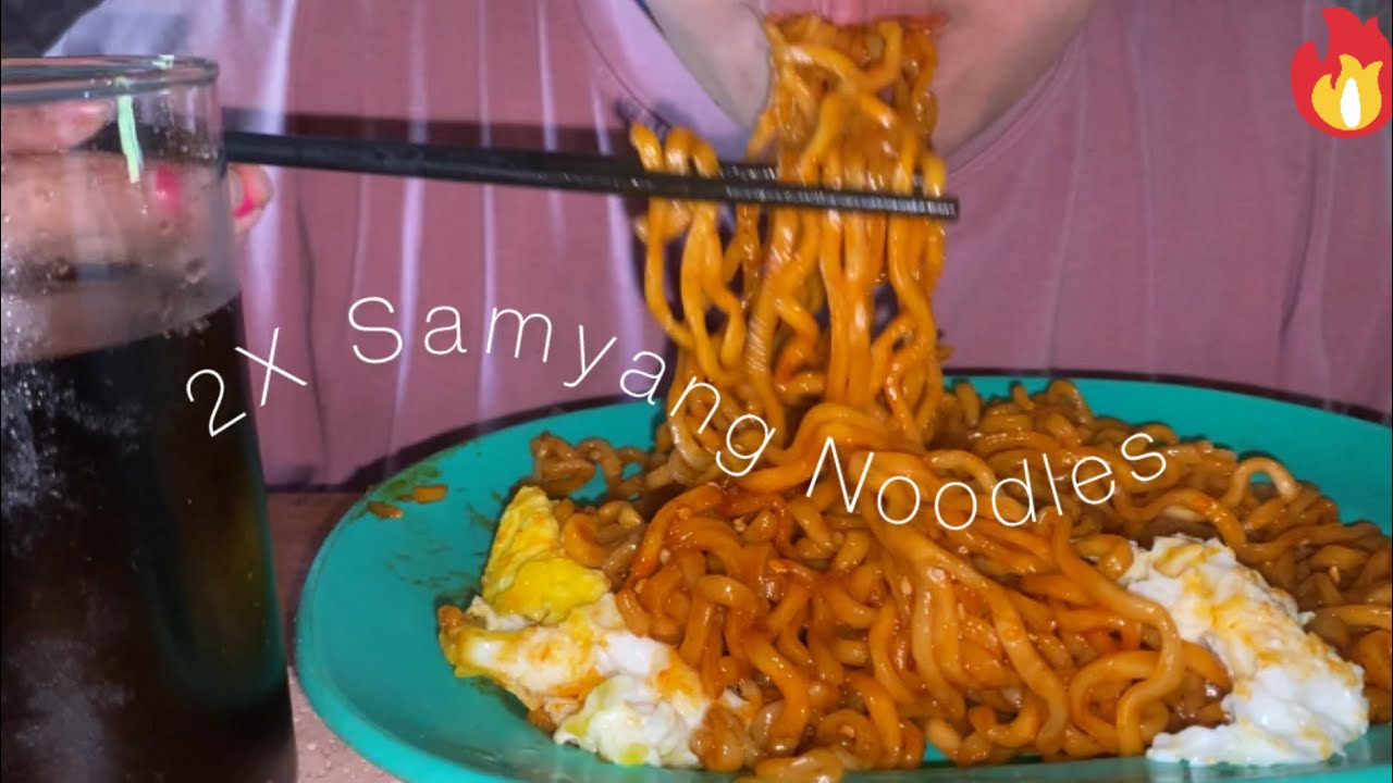 Letting my friend do 2x Samyang noodles mukbang
