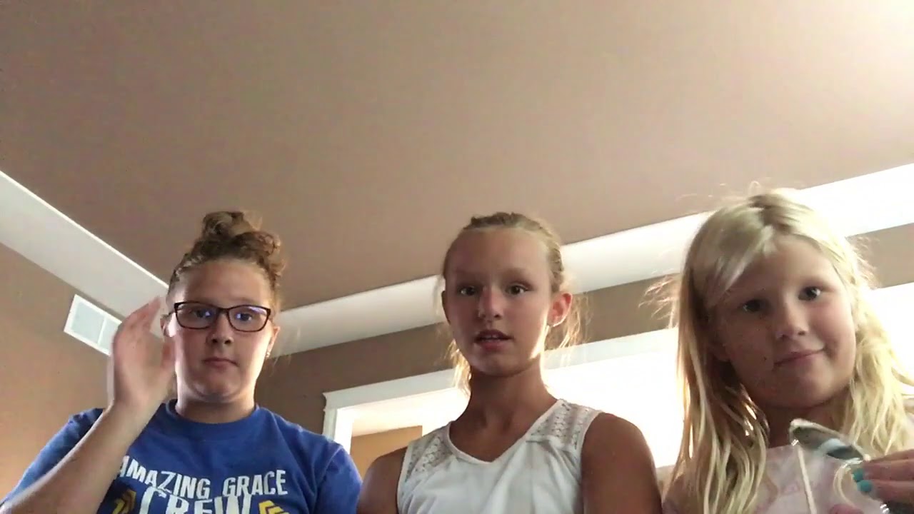 Older sibling vs younger sibling - YouTube