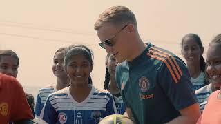 Footballer Van De Beek Challenged Competes With Apollo Tramplr